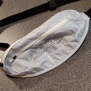 Nike women's fanny pack